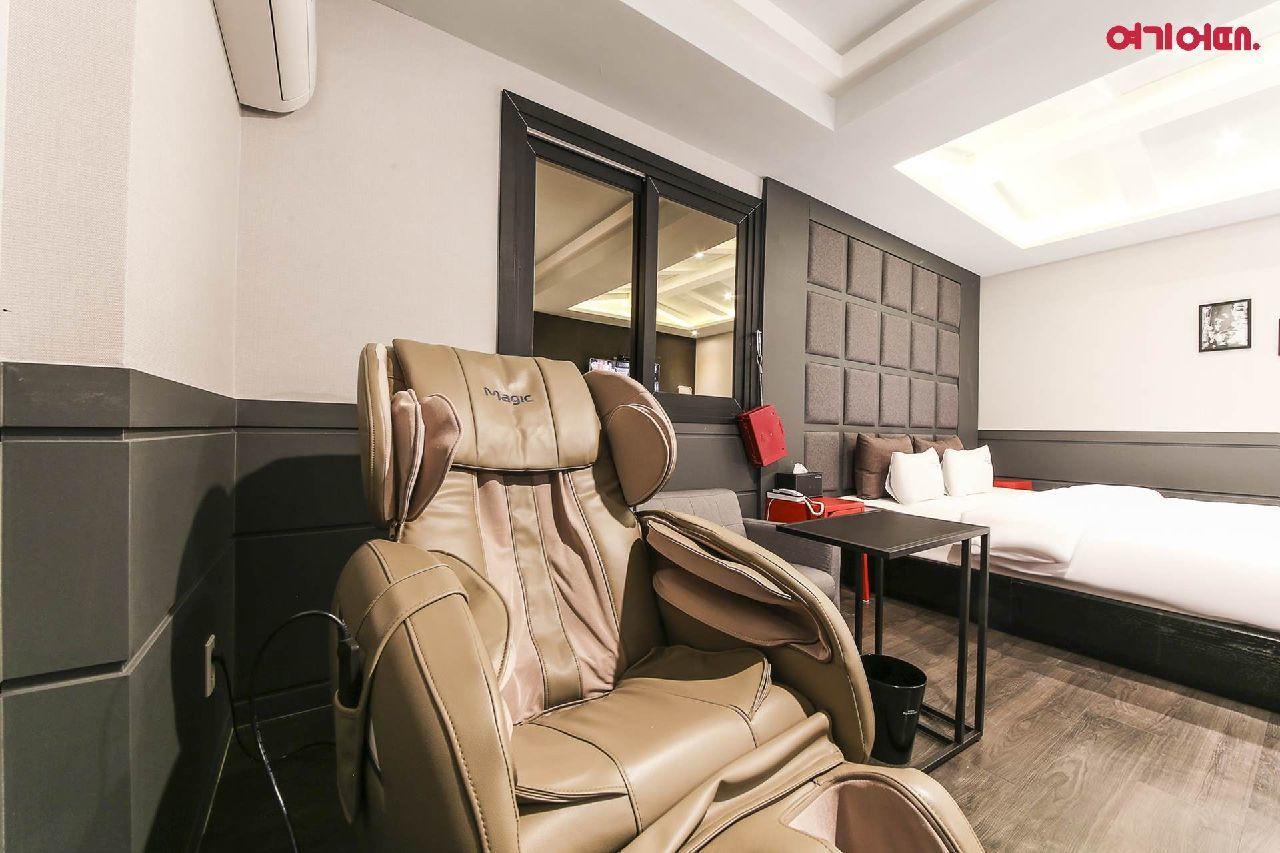 French Code Hotel Cshangvon Kültér fotó