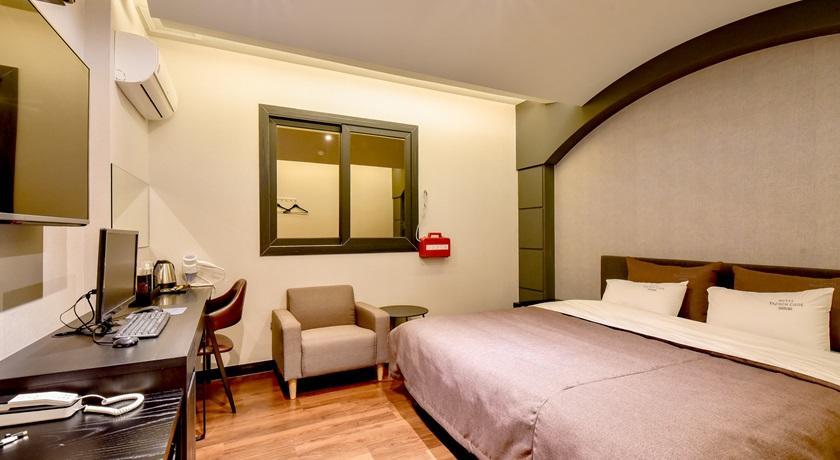 French Code Hotel Cshangvon Kültér fotó