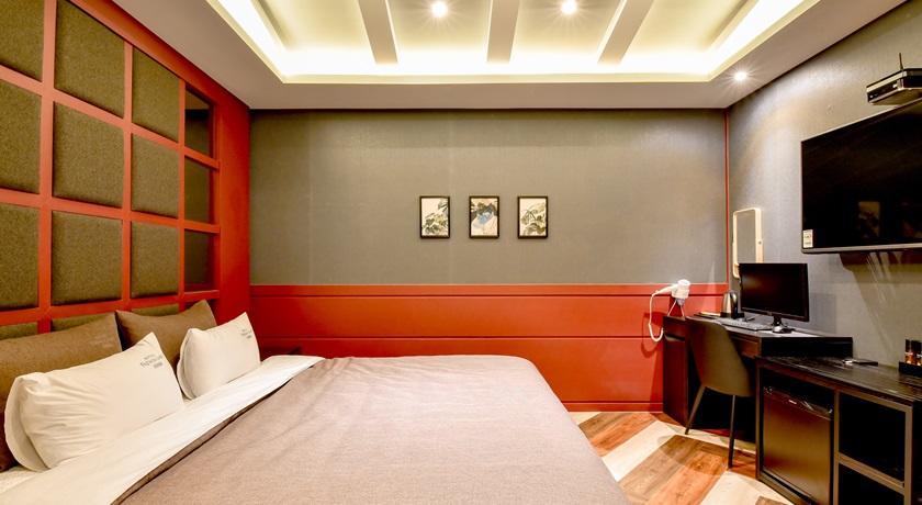 French Code Hotel Cshangvon Kültér fotó