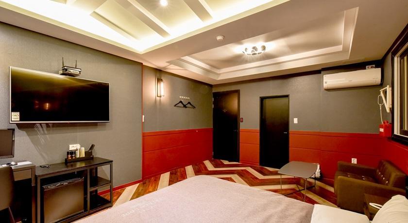 French Code Hotel Cshangvon Kültér fotó