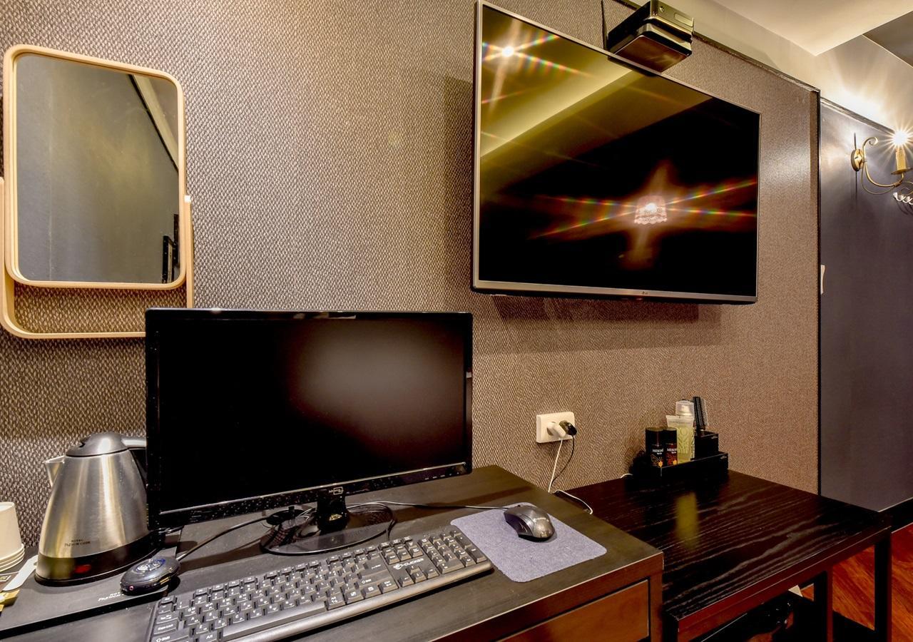 French Code Hotel Cshangvon Kültér fotó