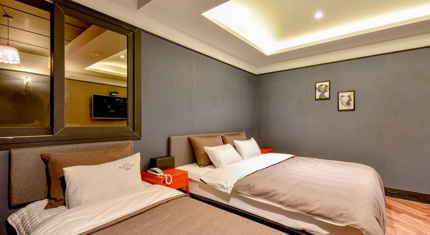French Code Hotel Cshangvon Kültér fotó