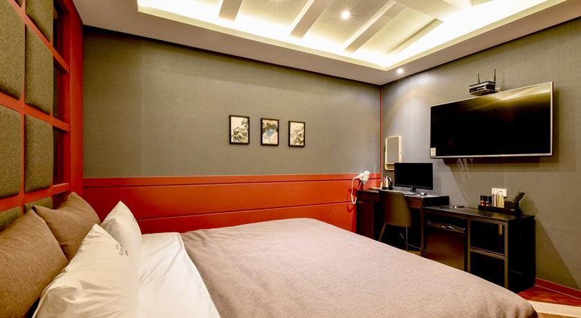 French Code Hotel Cshangvon Kültér fotó