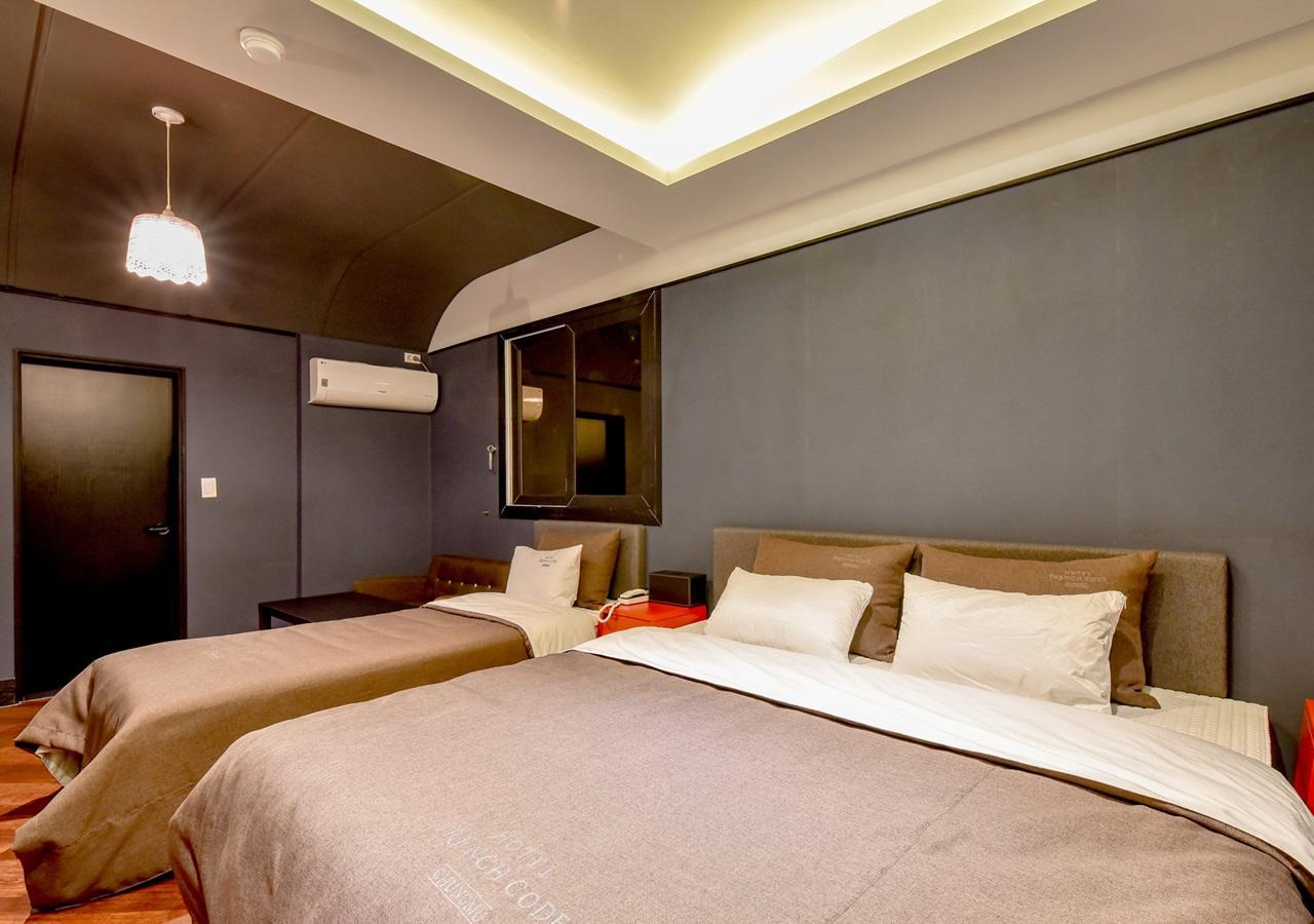 French Code Hotel Cshangvon Kültér fotó
