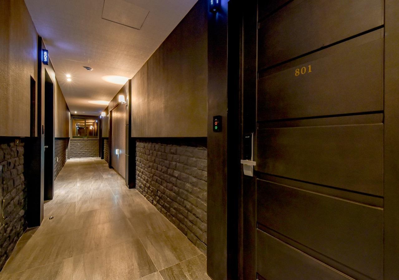 French Code Hotel Cshangvon Kültér fotó