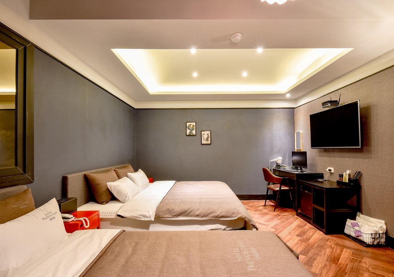 French Code Hotel Cshangvon Kültér fotó