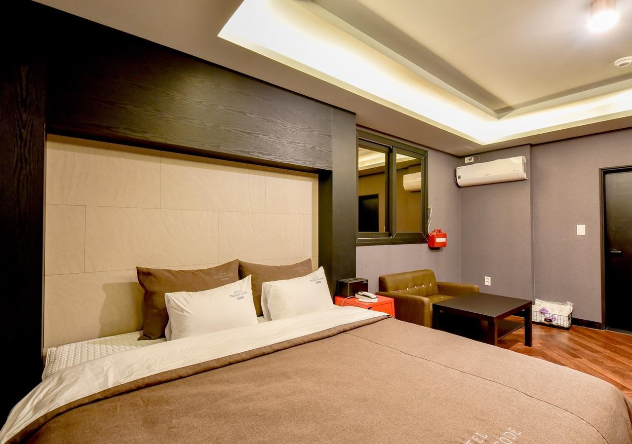French Code Hotel Cshangvon Kültér fotó