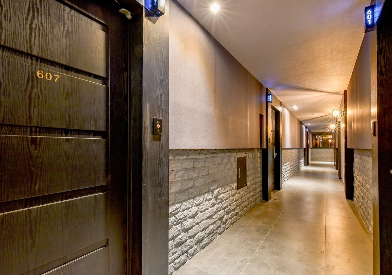 French Code Hotel Cshangvon Kültér fotó