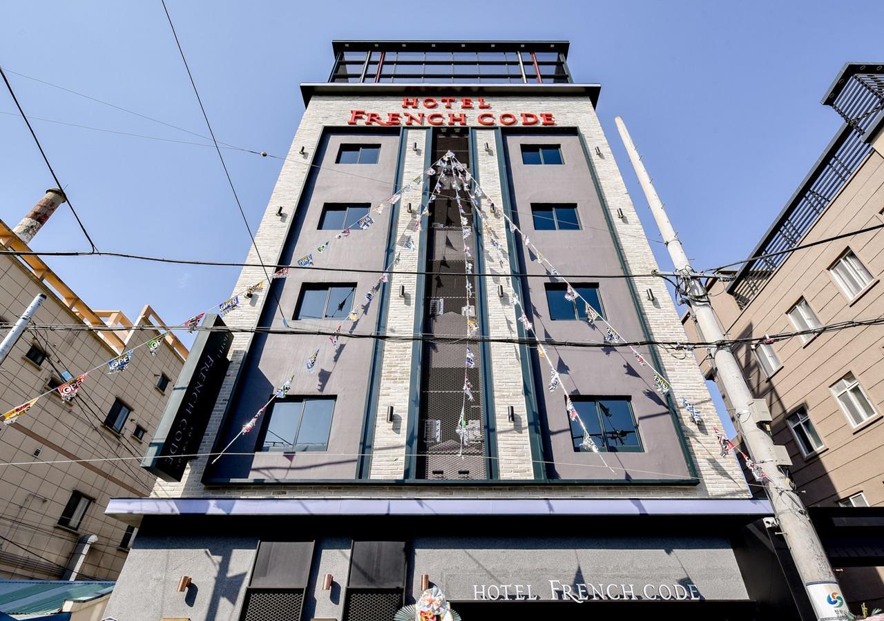 French Code Hotel Cshangvon Kültér fotó