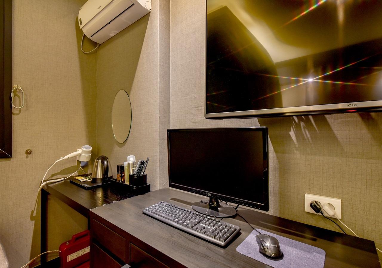 French Code Hotel Cshangvon Kültér fotó