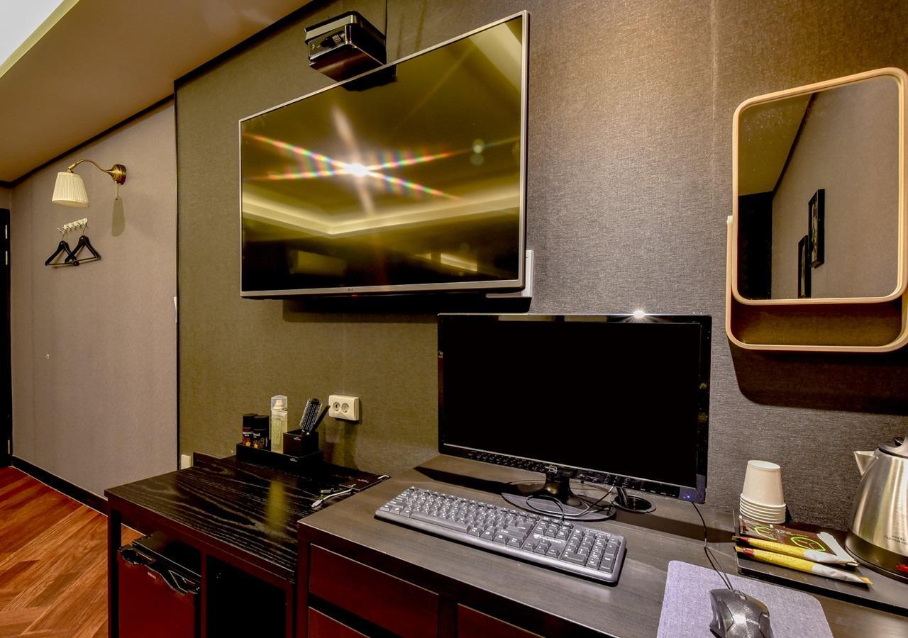 French Code Hotel Cshangvon Kültér fotó