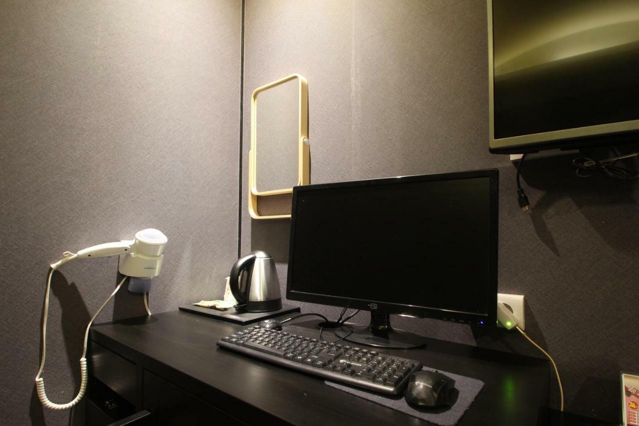 French Code Hotel Cshangvon Kültér fotó