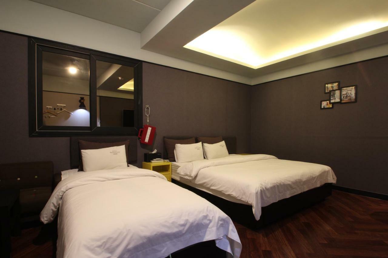 French Code Hotel Cshangvon Kültér fotó