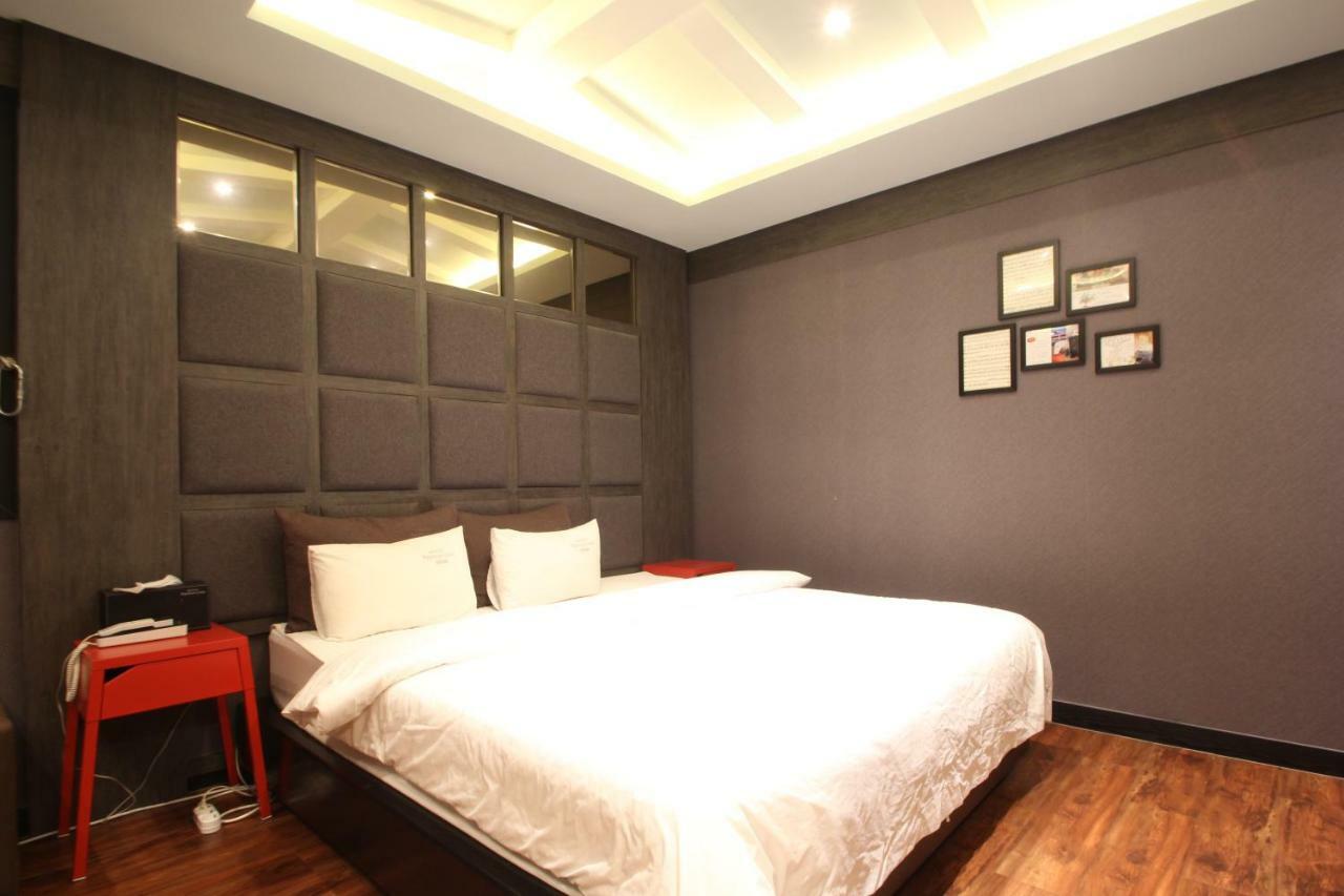 French Code Hotel Cshangvon Kültér fotó