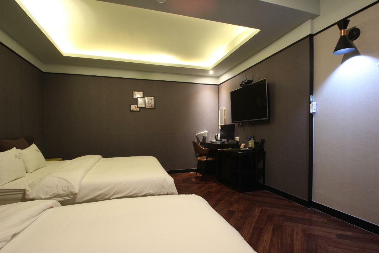 French Code Hotel Cshangvon Kültér fotó